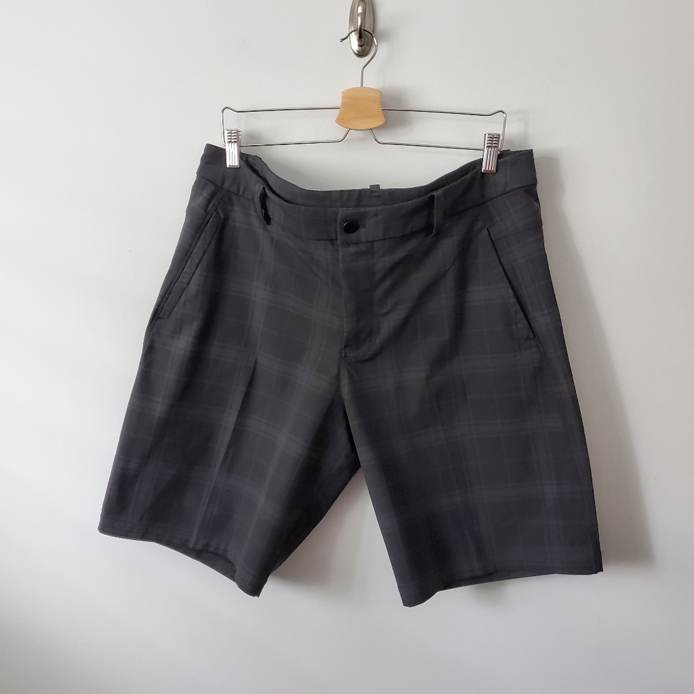 Lululemon men's plaid classic short